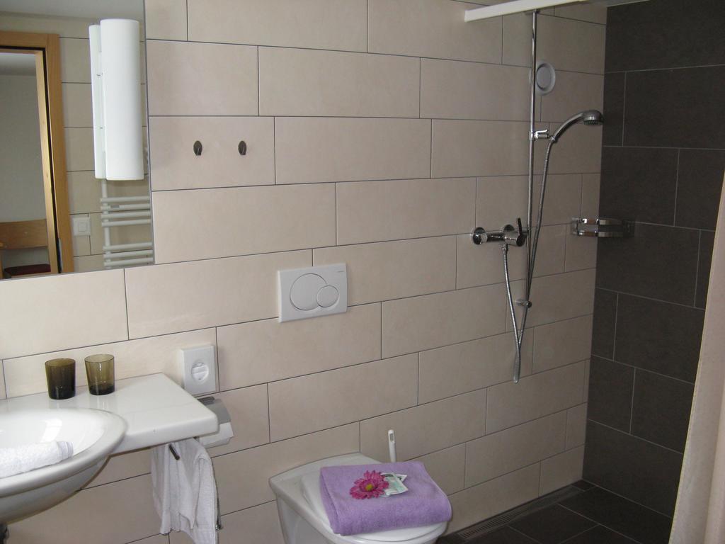 Hotel Waldgasthaus Lehmen Weissbad Pokoj fotografie